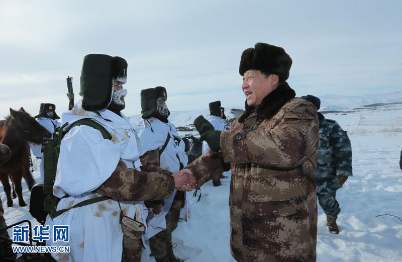 2014年1月26日，習近平來到內蒙古軍區邊防某部，看望慰問戍邊官兵。李剛攝