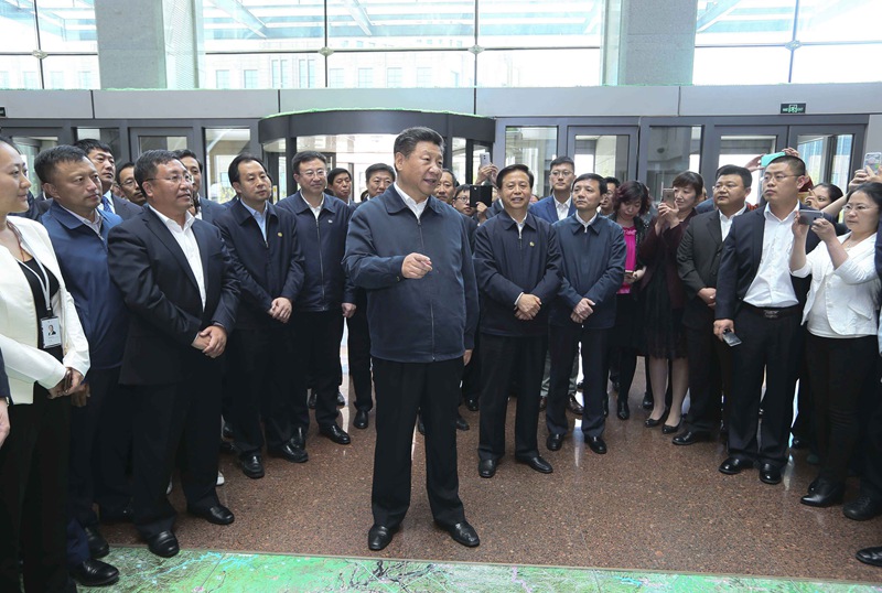 5月23日至25日，中共中央總書記、國家主席、中央軍委主席習近平在黑龍江考察調研。這是5月25日上午，習近平在哈爾濱科技創新創業大廈勉勵科技人員多出成果。 新華社記者 蘭紅光 攝