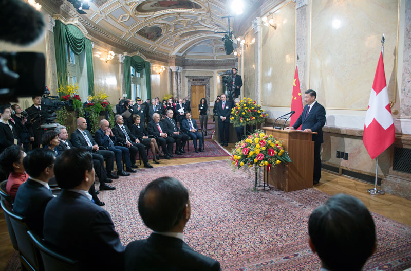 1月15日，國家主席習近平在伯爾尼出席瑞士聯邦委員會全體委員集體舉行的迎接儀式並致辭。 新華社記者 謝環馳 攝