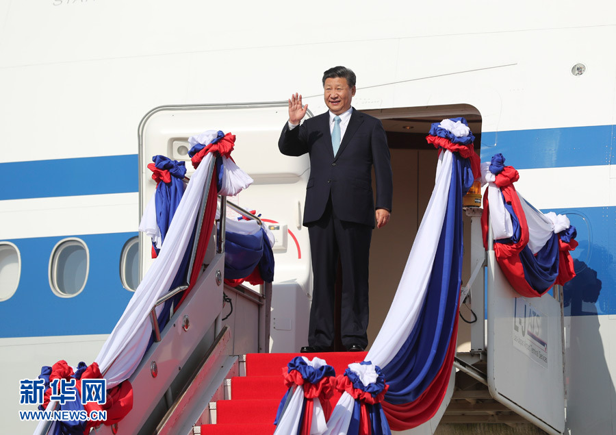 11月13日，中共中央總書記、國家主席習近平抵達萬象，開始對老撾人民民主共和國進行國事訪問。 新華社記者 馬佔成 攝