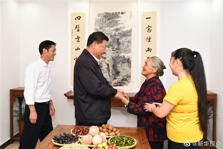 9月16日，中共中央總書記、國家主席、中央軍委主席習近平來到河南省新縣田鋪鄉田鋪大塆，了解這裡依托紅色旅游資源，打造創客小鎮、發展鄉村旅游業、推動鄉村振興等情況。 新華社記者 謝環馳 攝